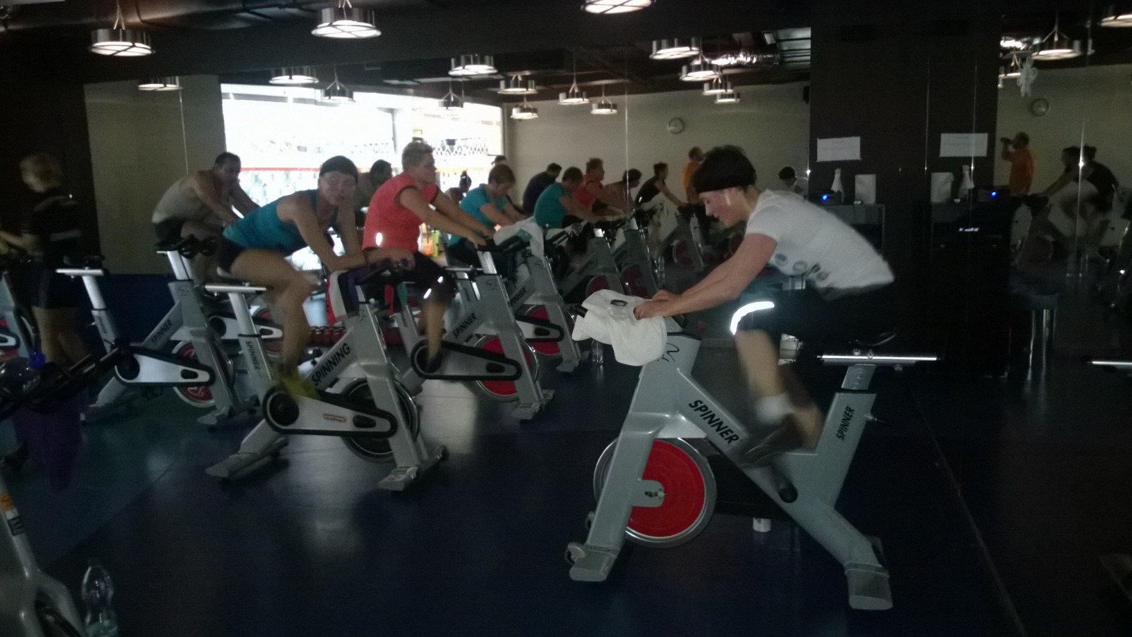 Bank Center Fitness - k�pgal�ria - Spinning